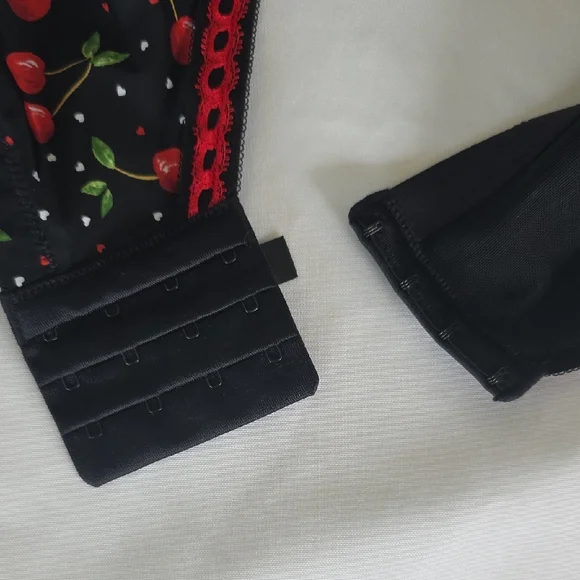 Torrid Red Lace and Black With Cherrirs Print Underwire Bra 46C - Picture 7 of 8